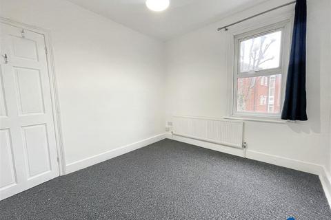 2 bedroom terraced house to rent, Aldworth Road, London