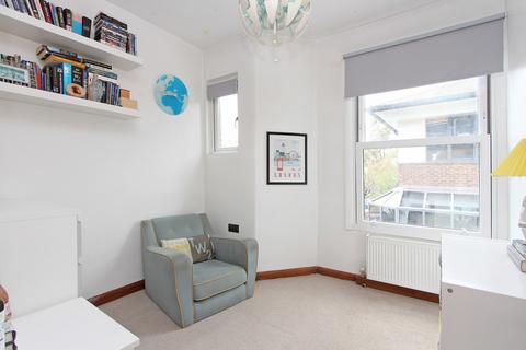 2 bedroom apartment to rent, The Green, Twickenham