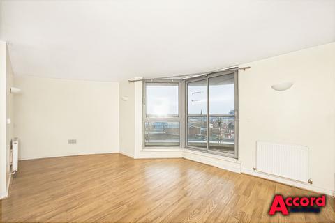 2 bedroom apartment for sale, Mercury Gardens, Romford, RM1