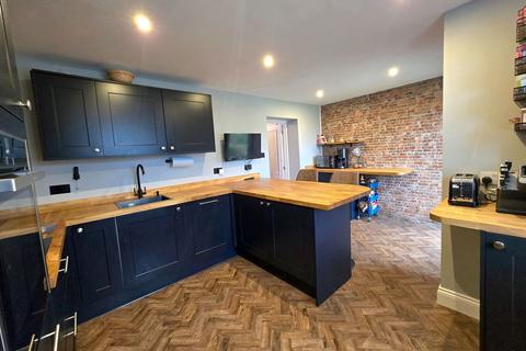 5 Cardonnel Road, Neath, SA10 6DE