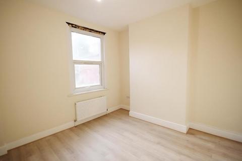 4 bedroom terraced house to rent, LONDON ROAD, WEMBLEY, HA9 7HG