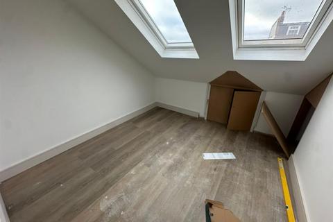 2 bedroom flat to rent, Station Road, Hendon