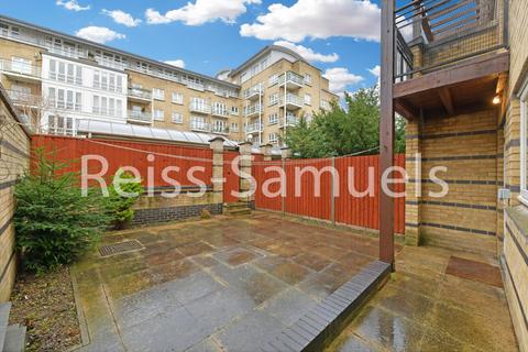 5 bedroom terraced house to rent, Ferry Street, London E14