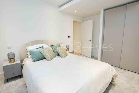 2 bedroom apartment to rent, Harcourt tower,  South Quay Plaza E14