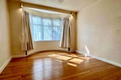 3 bedroom semi-detached house to rent, Anthony Road, Welling DA16