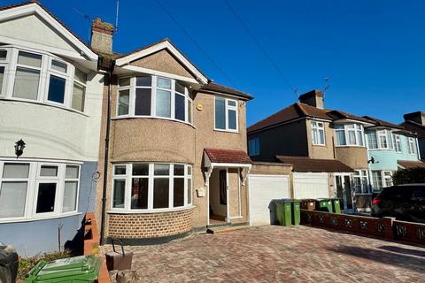 3 bedroom semi-detached house to rent, Anthony Road, Welling DA16