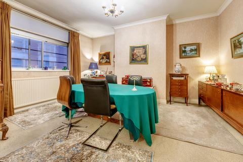 3 bedroom apartment for sale, Flat 6, London W1G