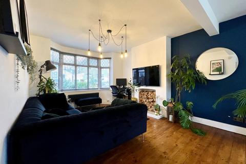 17 Alder Road, Folkestone, CT19 5BZ