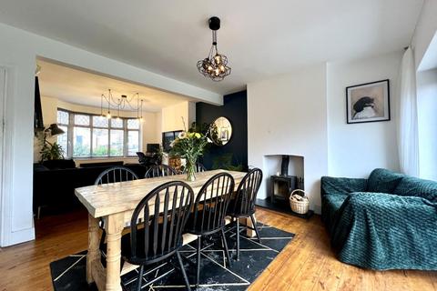 17 Alder Road, Folkestone, CT19 5BZ