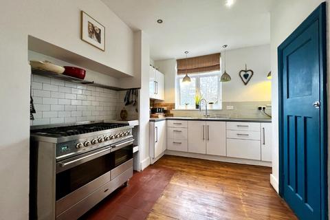 17 Alder Road, Folkestone, CT19 5BZ