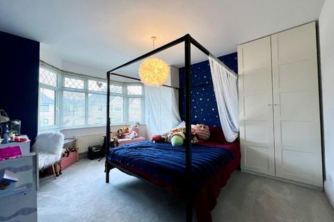 17 Alder Road, Folkestone, CT19 5BZ