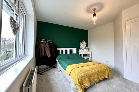 17 Alder Road, Folkestone, CT19 5BZ