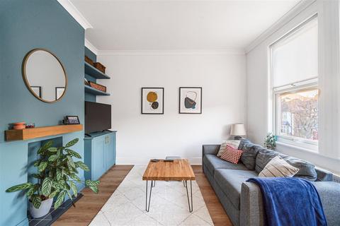 134a Ellerton Road, Surbiton, KT6 7TZ