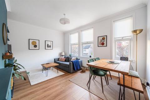 134a Ellerton Road, Surbiton, KT6 7TZ