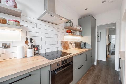 134a Ellerton Road, Surbiton, KT6 7TZ