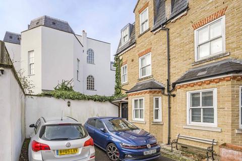 4, Vine Cottages Lancaster Park, Richmond, TW10 6AB