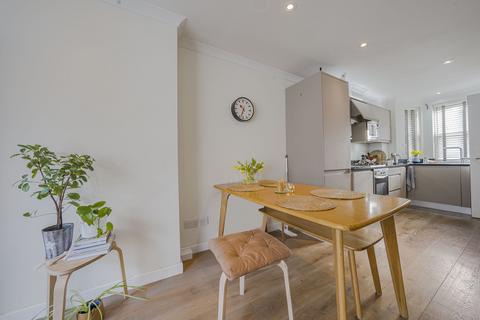 4, Vine Cottages Lancaster Park, Richmond, TW10 6AB