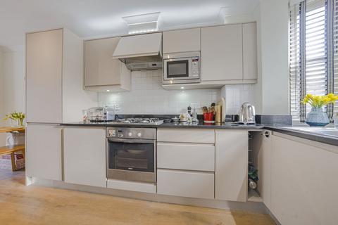 4, Vine Cottages Lancaster Park, Richmond, TW10 6AB