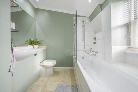 4, Vine Cottages Lancaster Park, Richmond, TW10 6AB