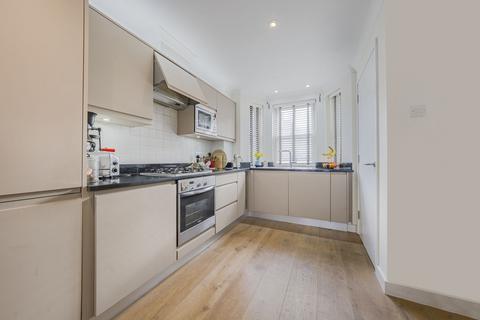 4, Vine Cottages Lancaster Park, Richmond, TW10 6AB