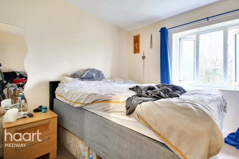 2 bedroom maisonette for sale, Armada Way, Chatham