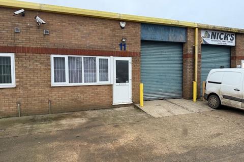 Industrial unit to rent, Unit 11, Sproughton Business Park, Farthing Road, Farthing Road Industrial Estate, Ipswich, Suffolk, IP1