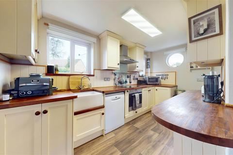 2 bedroom end of terrace house for sale, Sutcliffe Road, Wittering, Peterborough