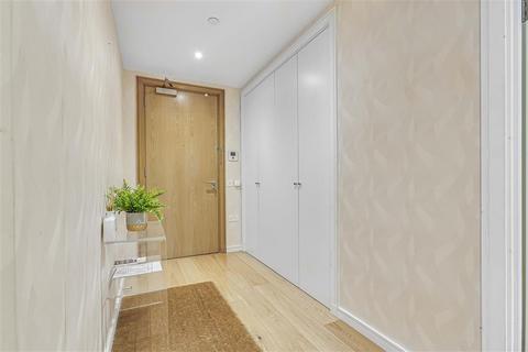 2 bedroom flat for sale, Eastfields Avenue, SW18