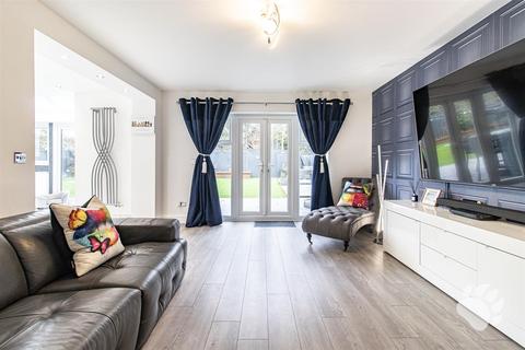 4 bedroom detached house for sale, Maple Lane, Wickford SS11