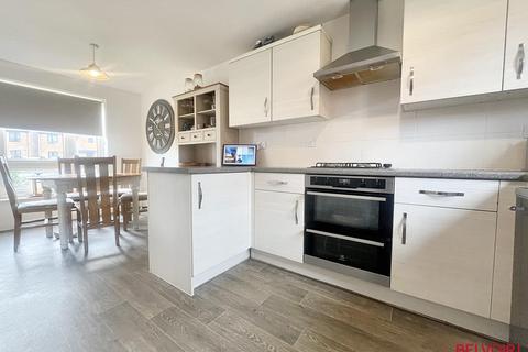 9 Amberoid Drive, Bishops Cleeve, Cheltenham, GL52 7ZX