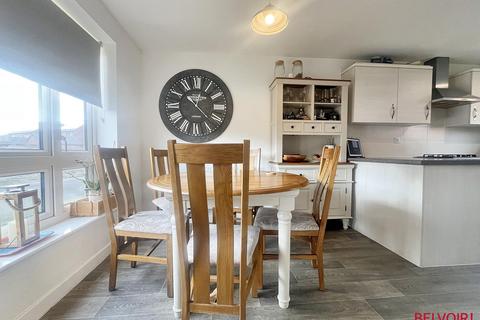 9 Amberoid Drive, Bishops Cleeve, Cheltenham, GL52 7ZX
