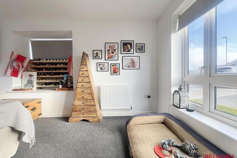 9 Amberoid Drive, Bishops Cleeve, Cheltenham, GL52 7ZX