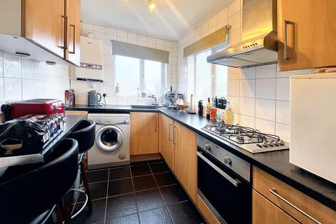 2 bedroom flat to rent, Southborough Lane, Bromley BR2