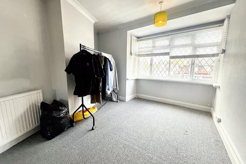 2 bedroom flat to rent, Southborough Lane, Bromley BR2