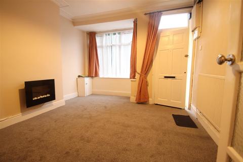 2 bedroom house to rent, Earls Court Road, Harborne, Birmingham B17