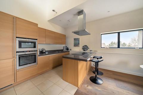 2 bedroom penthouse for sale, Great West Road, Hammersmith