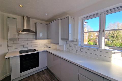 2 bedroom flat to rent, Cavendish Court, Oakhill Close, Harborne, Birmingham, B17