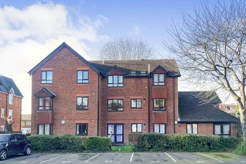 2 bedroom flat for sale, 11 Sussex Lodge, North Parade, Horsham, West Sussex, RH12 2DD