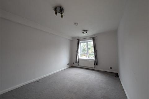 2 bedroom flat for sale, 11 Sussex Lodge, North Parade, Horsham, West Sussex, RH12 2DD