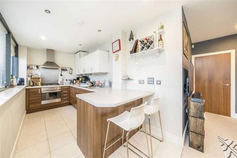 2 bedroom flat for sale, Lee High Road, London SE13