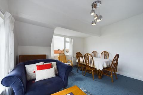 1 bedroom apartment for sale, Holbeck Hill, Scarborough YO11