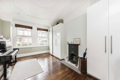 2 bedroom flat for sale, Overdale Road, London W5