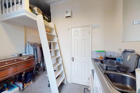 1 bedroom flat to rent, First Avenue, Hove, BN3