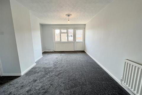 2 bedroom flat to rent, Abbotsweld, Harlow