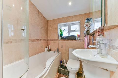 49 Howley Road, Croydon, CR0 1AY