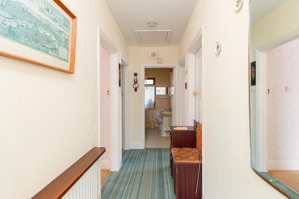 0 C5 RWH - Hallway B.jpg