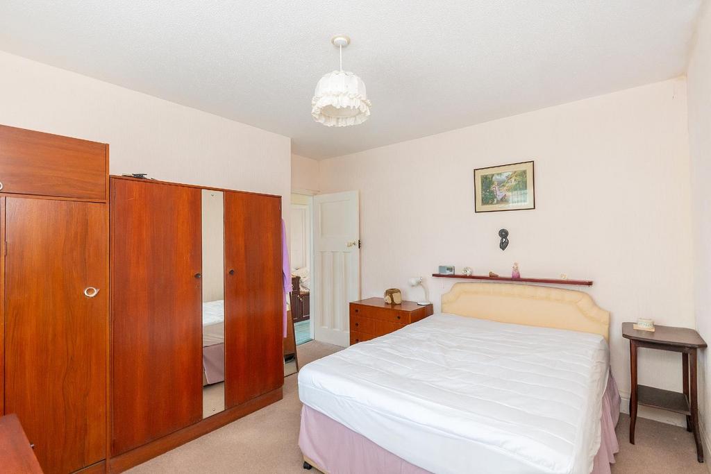 0 C5 RWH - Bedroom B.jpg