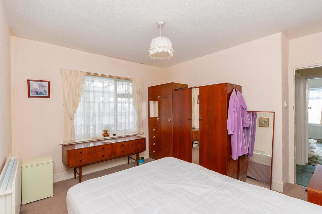 0 C5 RWH - Bedroom A.jpg