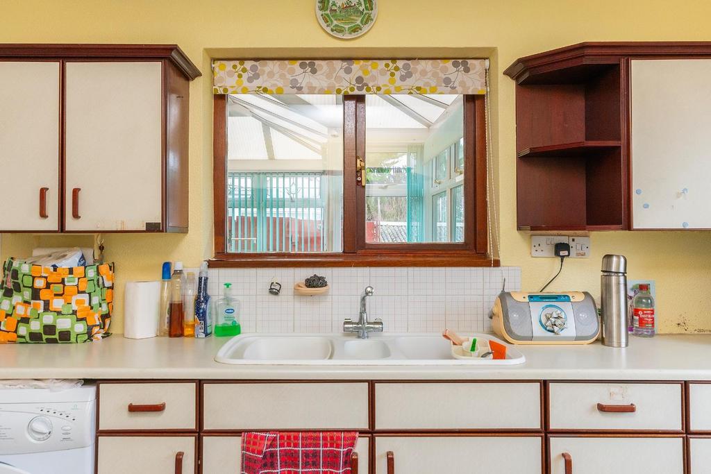 0 C5 RWH - Kitchen A.jpg