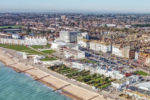 3 bedroom flat for sale, Egerton Road, Bexhill-On-Sea